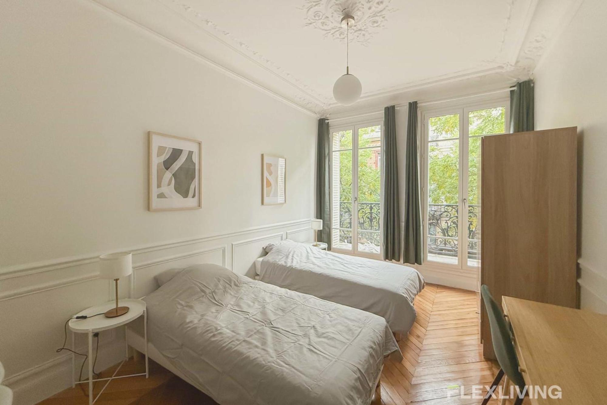 Flexliving - Whole Flat - Alesia Apartment